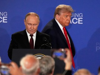 Putin prisľúbil, že týždeň nebude útočiť na Kyjev, tvrdí Trump