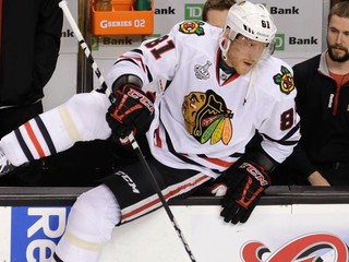 Hossa netrénoval, hrať však v piatom finále bude