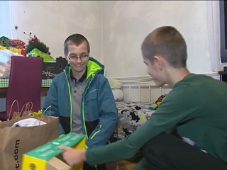 Darované Vianoce: Dávid dostal nové okuliare a Riško sa môže zúčastniť dištančného učenia
