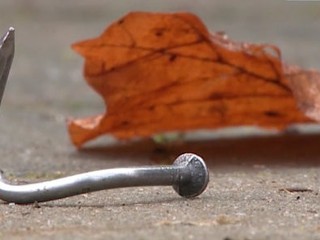 V Indonézii majú nebezpečnú tradíciu. Jedia klince