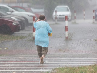 Energetická kalamita nekončí. Tisíce odberných miest na Slovensku je bez elektriny