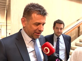 Postila sa v stredu aj vláda, Sólymos drží diétu