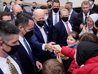 ONLINE: Putin nemôže ostať pri moci, tvrdí Biden