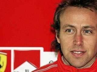 Michael Schumacher príde do Valencie podporiť Ferrari a Badoera