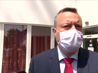 Detské ihriská od politickej strany alebo zo štátu? Milan Krajniak pridal plán dotácii, ale logo projektu nesedí