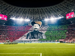 Maďarskí ultras vytvorili choreografiu ako 11-poschodový panelák