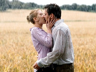 Dobrý spánok a sex zaručia šťastnejší život než peniaze, tvrdí štúdia