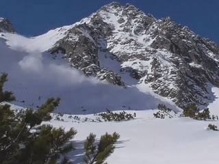 Varovania sa naplnili: Mladý pár prežil pád dvoch lavín v Tatrách