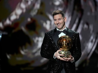 Messi získal rekordnú siedmu Zlatú loptu. Ako skončil Ronaldo?