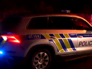 Pražskí policajti pátrajú po mužovi, ktorý znásilnil ženu v Kunratickom lese