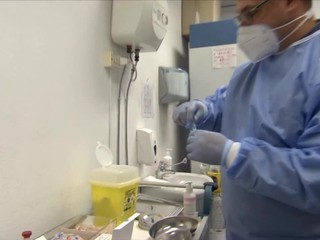 Europoslanec Wiezik: Meškanie výroby má tá spoločnosť, u ktorej máme zakontrahovaných najviac dávok