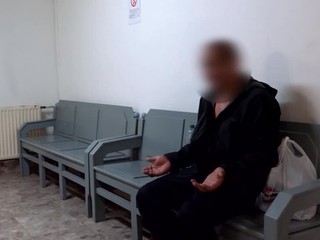 Muž si podľa polície nahrával styk so študentkou a vyhrážal sa jej