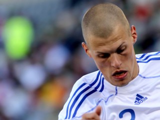 Kolaps obrany proti Izraelu nabáda k návratu Škrtela