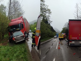 Vážna zrážka auta s kamiónom: O život prišla jedna osoba