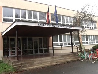 Desivá tragédia. Počas vyučovania mal zo strechy skočiť len 15-ročný chlapec