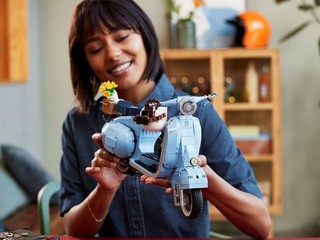 Lego predstavuje ďalšiu taliansku ikonu: Nesmrteľnú Vespu 125