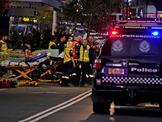 Útok v nákupnom centre v Sydney: Stovky ľudí museli evakuovať, hlásia 5 obetí