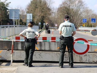 Česká republika obnoví kontroly na hraniciach so Slovenskom. Slovensko chce jednanie na úrovni EÚ