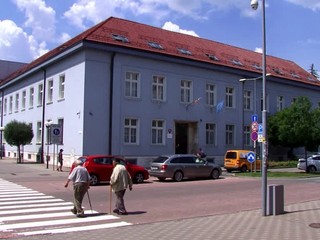 Tínedžeri skončili s putami na rukách. Prepadli dvoch ľudí