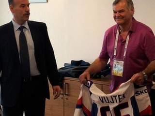 Oslávenec Vůjtek dostal okrem víťazstva aj dres s číslom 65