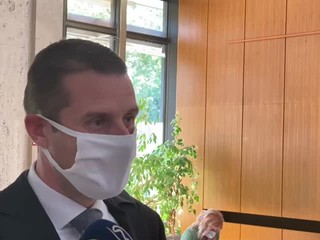 Klus: Zaočkovaní budú môcť slobodne ísť a prísť do čiernych krajín. Neočkovaní pôjdu do karantény