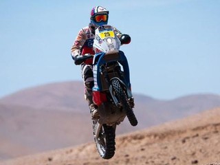 Smutnú 7. etapu Rely Dakar Slováci zvládli v prvej pätnástke