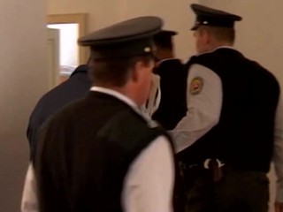 Trojnásobný vrah žaluje ministerstvo vnútra a políciu. Žiada státisíce eur