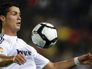 Ronaldo sa vrátil šokujúco - zahodil penaltu, dal gól a dostal červenú