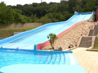 Uvoľňovanie opatrení umožnilo otvoriť aj kúpaliská. Niektoré sa na to neodhodlali
