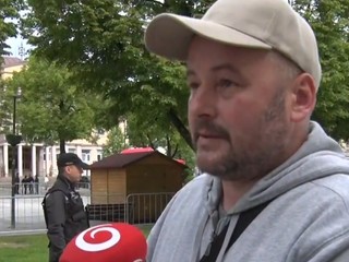 Nech ide do Ruska! Obyvatelia Handlovej majú na návštevu premiéra jasný názor