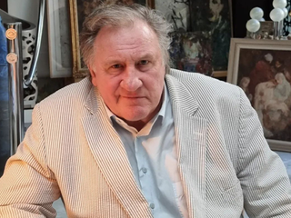 Súd uznal herca Depardieua vinným zo sexuálneho napadnutia