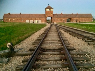 27. január je medzinárodným dňom pamiatky obetí holokaustu