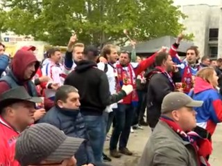 Jedlo, nože alebo domáce zvieratká. Toto všetko si na hokej so sebou nevezmete