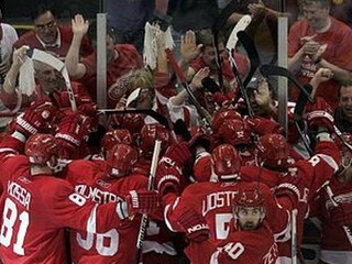 Detroit postúpil, v semifinále so San Jose