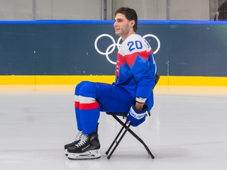 Slafkovský je opäť v najlepšej šestke turnaja, McDavid s cenou MVP