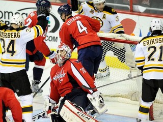 Boston si zaistil divízny titul, Washington nechal Haláka sedieť