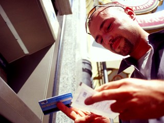 Výpadok známej banky: Nefungovala aplikácia, internetbanking ani bankomaty