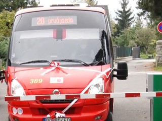 VIDEO: Nová autobusová linka zjednodušila Prešovčanom život. Tešia sa najmä starší obyvatelia Prešova