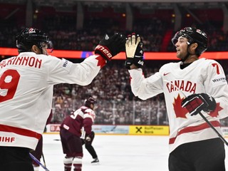 Kanada rozdrvila Lotyšsko, Crosby s tromi asistenciami