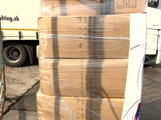 Slovensko posiela do Mosulu pomoc. Vaky, prikrývky a aj hračky