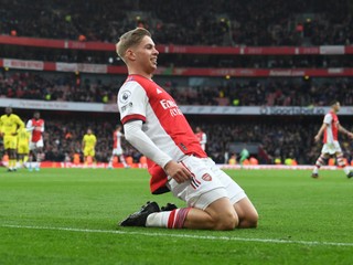 Hviezde Arsenalu sa smejú kvôli novému tetovaniu: Potvrdzuješ povesť o hlúpych futbalistoch!