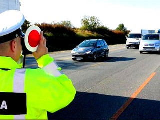 Pokute za priestupok sa cudzinci nevyhnú ani keď ich hneď nezastavia policajti