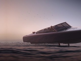 Elektrická Candela C-8 letí nad hladinou: Rýchlo, ticho a bez emisií