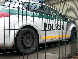 Podľa obžaloby prokurátora 45-ročný sexuálne zneužil 9-ročnú dcéru svojej družky