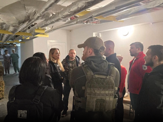 Angelina Jolie sa nečakane objavila na hraniciach Ukrajiny. Jej vodiča hneď odviedli