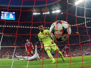 Barcelona prvým finalistom napriek prehre v Mníchove