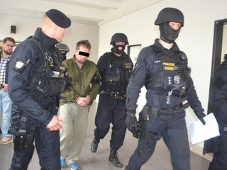 Vladimír, ktorý zavraždil svojho 7-ročného syna, bol zdrogovaný. Všetko videl chlapcov brat