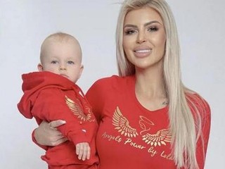 Naozaj sa im páči takýto gýč? Aha, ako si Vémolovci vyzdobili vianočný stromček