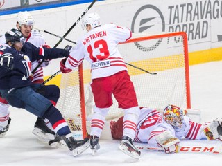 Hrdinom Cheechoo. Slovan doma vydrel tri body s Jokeritom
