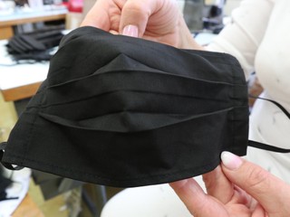 Policajti budú kontrolovať rúška. Hrozí mastná pokuta